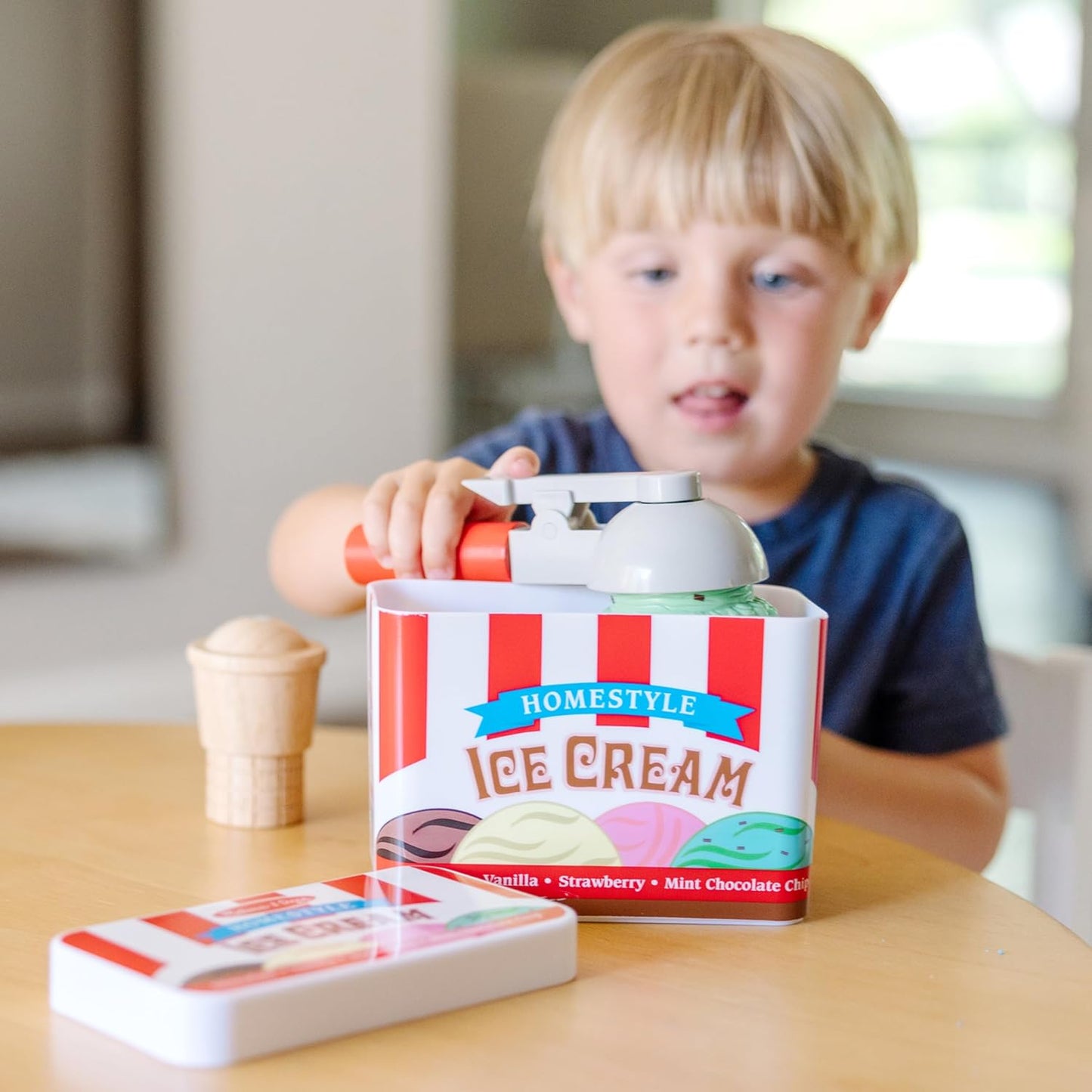 Melissa & Doug Colheres legais de madeira para brincar de sorvete, brinquedo de cozinha, brinquedo de sorvete para meninas e meninos, brinquedo montessori de fingir comida de 3 anos, presente para menino ou menina de 3 anos