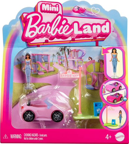 Barbie Mini BarbieLand Boneca e Conjunto de Veículo de Brinquedo, Boneca Barbie de 1,5 polegadas e Carro Conversível com Mudança de Cor, Mais Acessório de Placa de Rua, HYF42