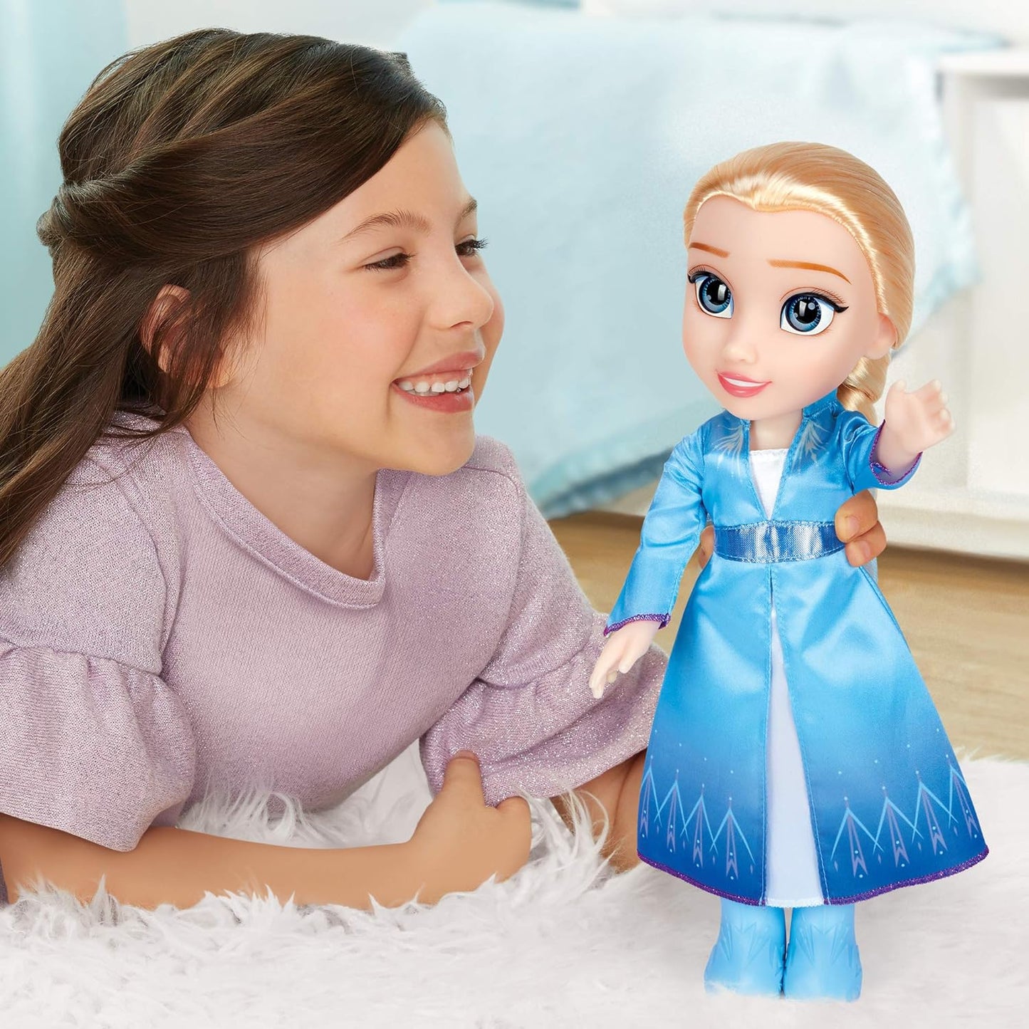 Frozen  Boneca de viagem Disney 2 Elsa, boneca de 14 ”/ 35 cm de altura, inclui vestido de moda icônico inspirado em filmes, botas e cabelo longo trançado para brincadeiras adicionais, para meninas a partir de 3 anos