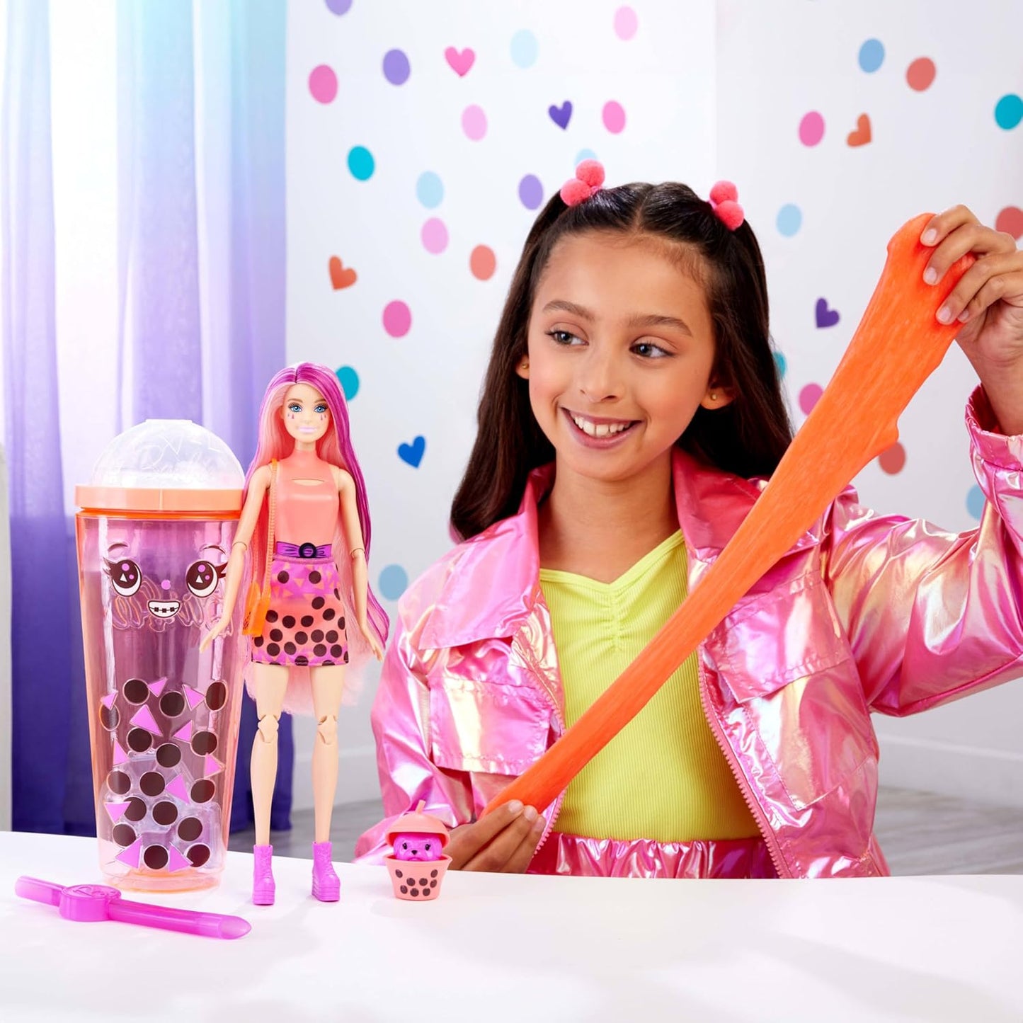 Barbie  Boneca Pop Reveal Bubble Tea Series e acessórios com boneca fashion e animal de estimação, 8 surpresas incluem mudança de cor, copo com armazenamento (os estilos podem variar), HTJ22