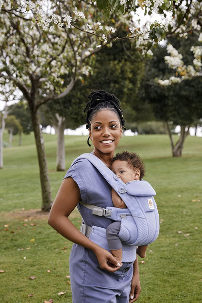 Ergobaby Omni Breeze Portabebés para recién nacidos, desde el nacimiento hasta 20,4 kg, 4 posiciones, malla SoftFlex, posición ergonómica de transporte hacia delante y hacia atrás, azul lavanda