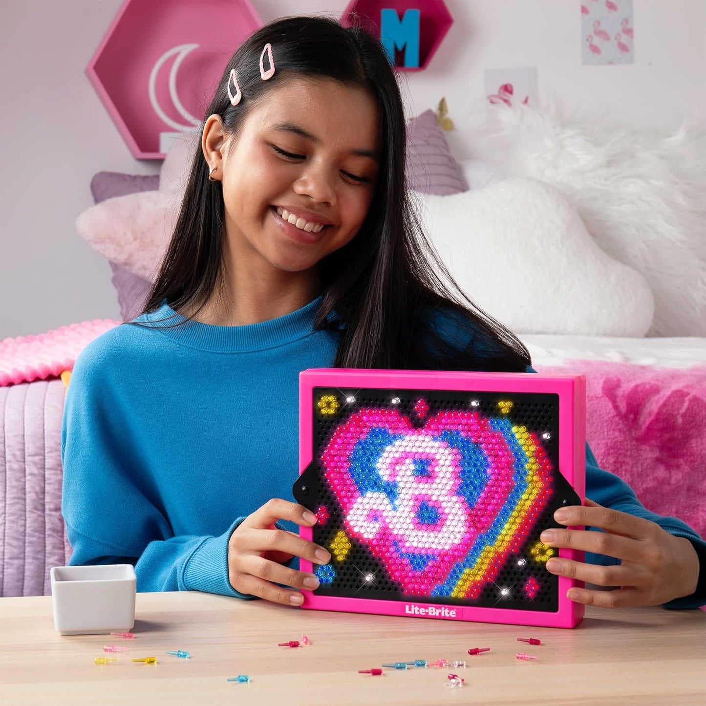 Lite Brite | Edição Barbie Super Brilhante HD | Prancheta iluminada, placa LED, brinquedos iluminados para brincadeiras criativas, prancheta com efeito neon de arte brilhante, brinquedos leves para crianças de 4 anos ou mais