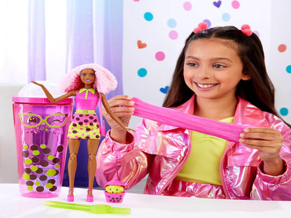 Barbie Boneca Pop Reveal Bubble Tea Series e acessórios com boneca fashion e animal de estimação, 8 surpresas incluem mudança de cor, copo com armazenamento (os estilos podem variar), HTJ20