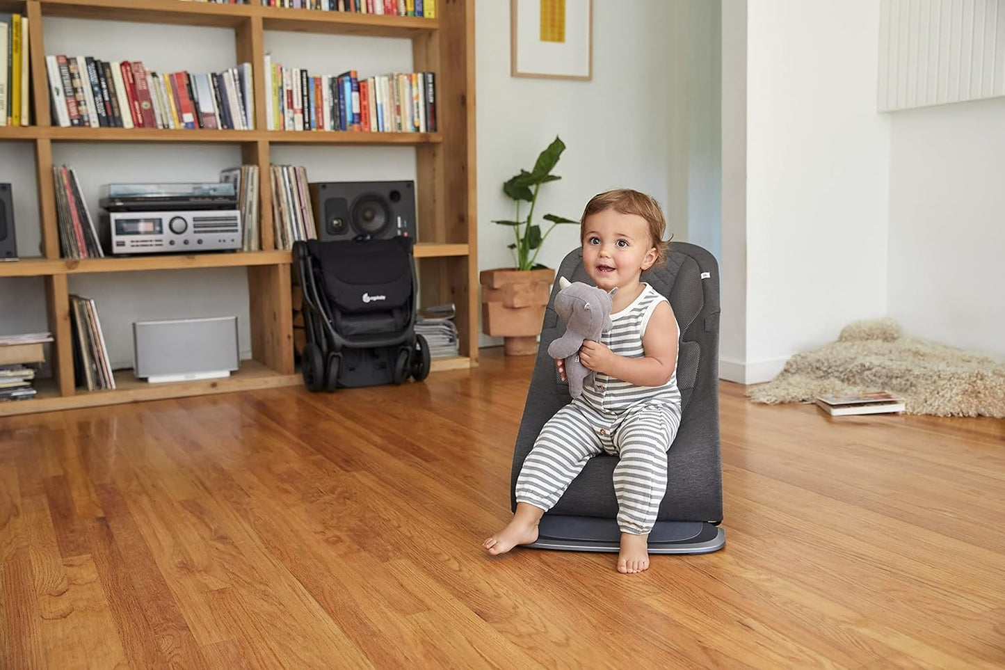 Ergobaby 3 em 1 Evolve Bouncer, espreguiçadeira ergonômica para bebês para recém-nascidos desde o nascimento até a criança, balanço para bebês com inserção para recém-nascidos (2,5 kg - 13,2 kg), cinza carvão