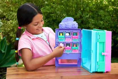 Polly Pocket Playset e 2 bonecas (3 polegadas), máquina de venda automática estilo doce, 2 andares, mais de 35 peças de móveis, roupas e acessórios, HKW12