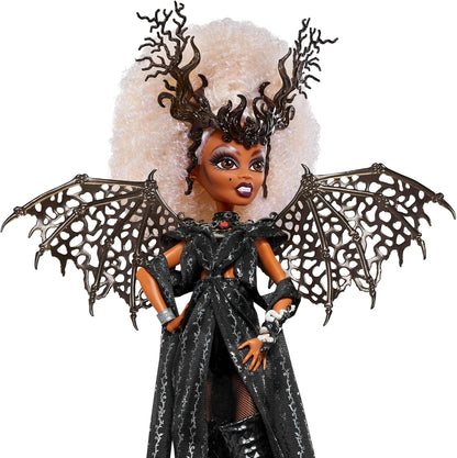 Monster High Boneca RuPaul, Dragon Queen versão colecionável da UE com vestido preto brilhante, botas de cano alto, asas e embalagem premium