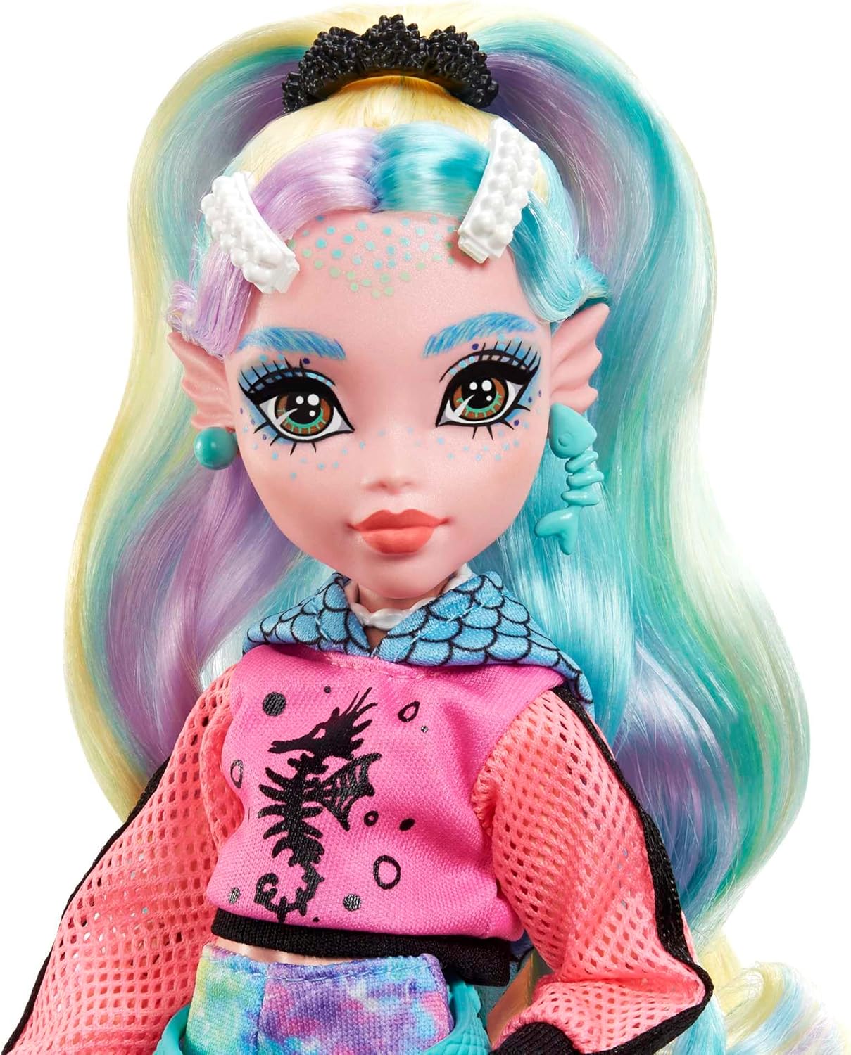 Monster High Boneca, Lagoona Azul com Acessórios e Piranha de Estimação, Boneca Fashion Posable com Cabelos Listrados Coloridos, HHK55