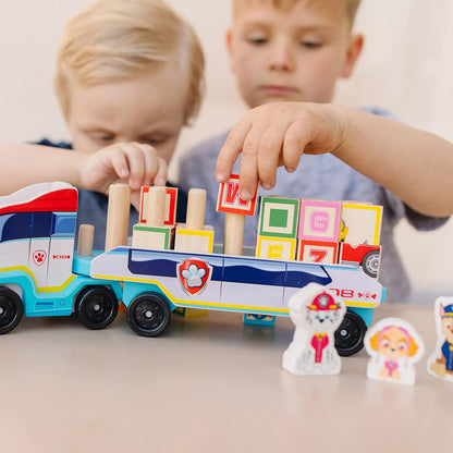 Melissa & Doug Caminhão de brinquedo PAW Patrol com blocos de construção de madeira com alfabeto e número, brinquedos infantis para meninas e meninos de 3 anos ou mais, brinquedos PAW Patrol para meninos, presente de veículos infantis para menino ou