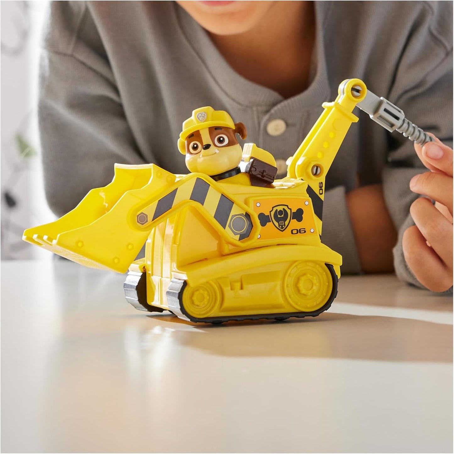 Paw Patrol, Bulldozer de Rubble, vehículo de juguete con figura de acción coleccionable, juguetes sostenibles para niños y niñas de 3 años en adelante