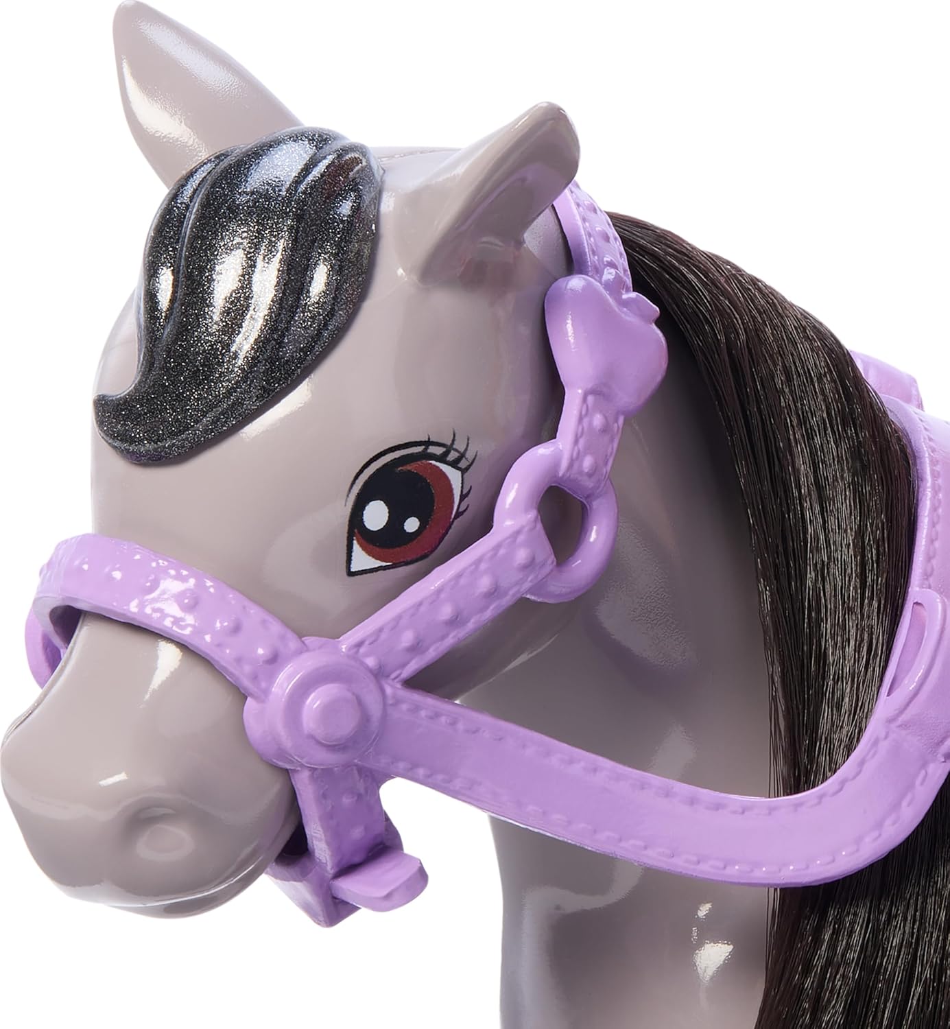 Barbie Conjunto de boneca Chelsea e cavalo, inclui acessório de capacete e sela, a boneca se dobra nos joelhos para "montar" no pônei cinza, HTK29