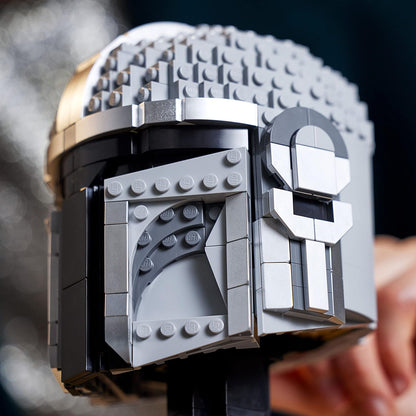 LEGO Kit de construção de modelo de capacete Mandalorian de Star Wars, conjunto de exibição colecionável para adultos, ideia de presente para homens, mulheres, ele ou ela 75328