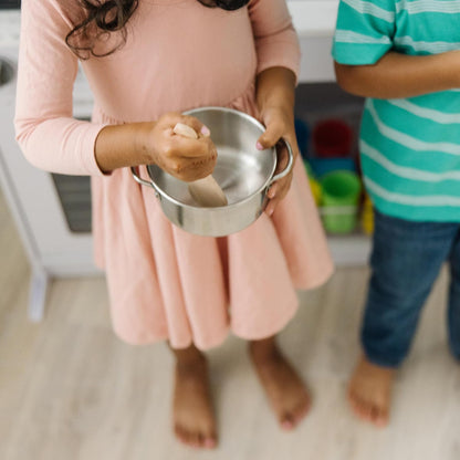 Melissa & Doug Conjunto de panelas e frigideiras infantis e acessórios de cozinha para crianças brincam de cozinha e brinquedos para comida | Playset de cozinha para crianças, acessórios de cozinha de brinquedo para meninas ou meninos