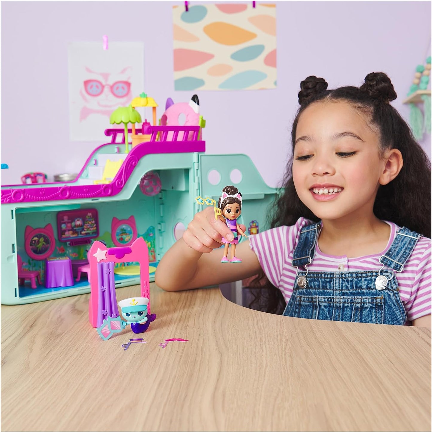 Gabby’s Dollhouse, Gabby Cat Friend Ship, brinquedo de navio de cruzeiro com 2 figuras de brinquedo, brinquedos surpresa e acessórios para casa de bonecas, brinquedos infantis para meninas e meninos 3+