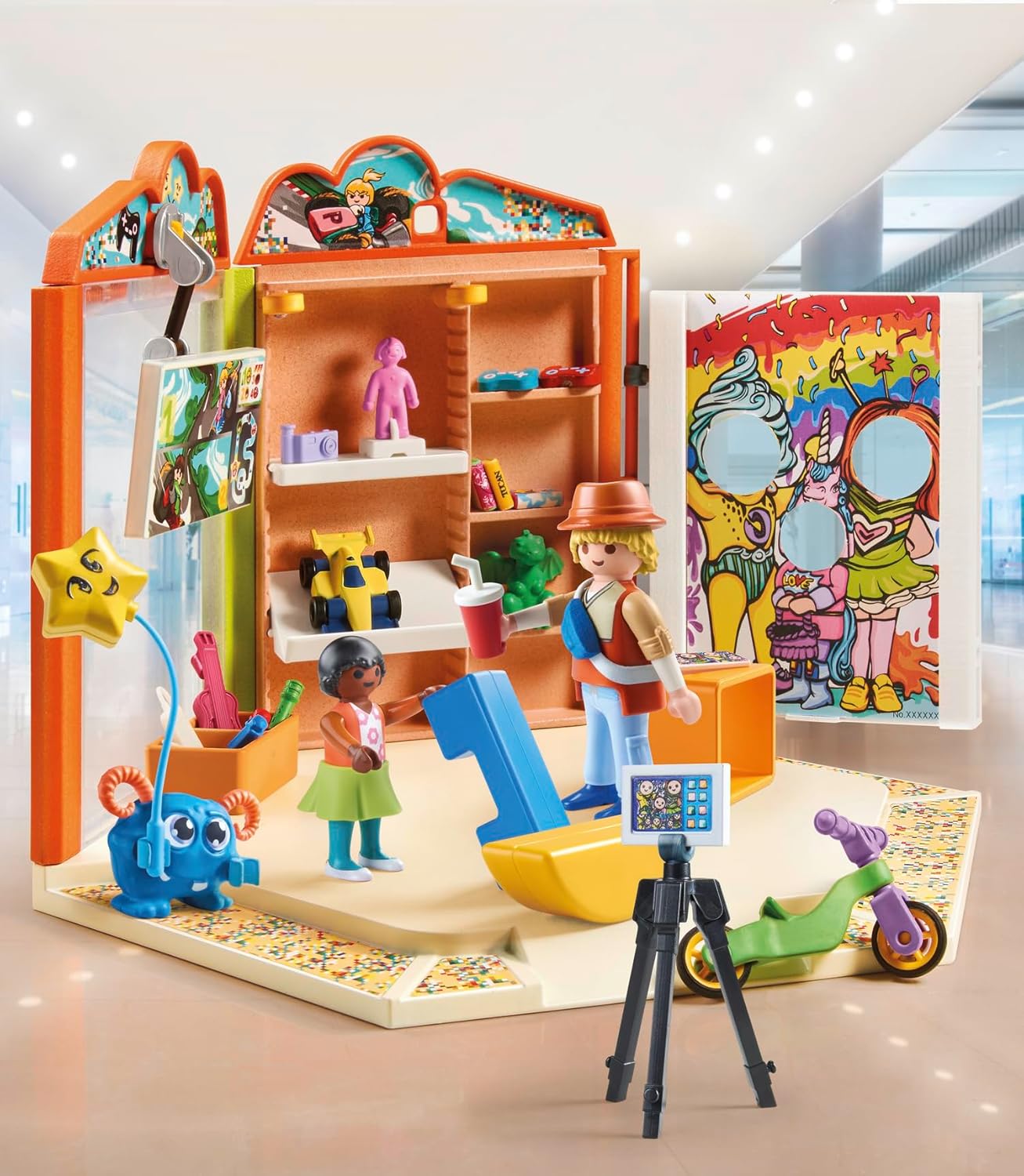 Playmobil 71536 myLife: Toys Shop, momentos emocionantes no paraíso das brincadeiras, incluindo canto de jogos e parede de fotos, conjuntos de jogos detalhados adequados para crianças a partir de 5 anos