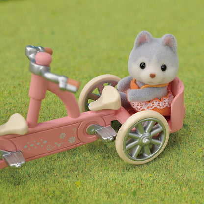 Sylvanian Families Conjunto de ciclismo tandem - Husky Sister & Brother - conjunto de casa de bonecas 5637