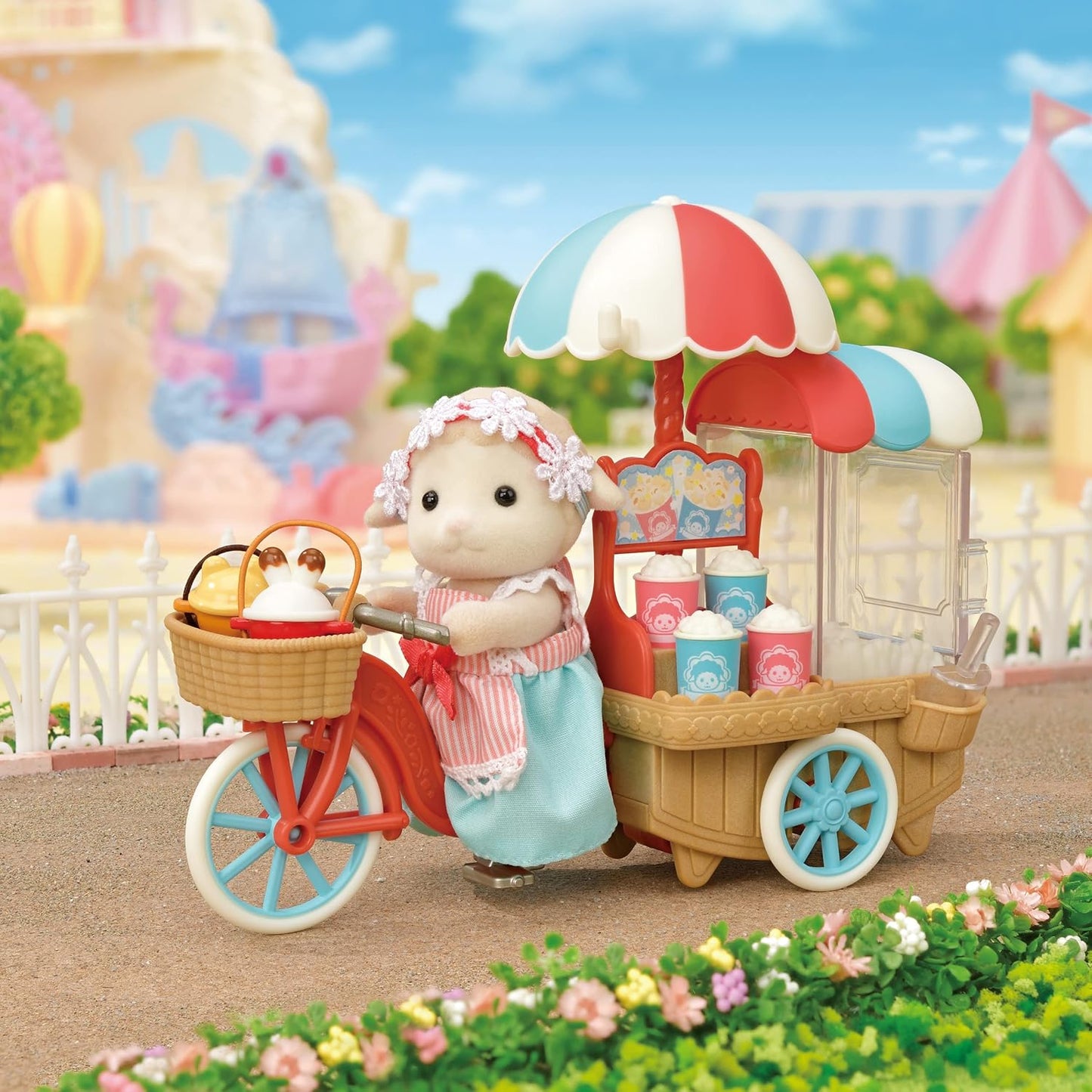 Sylvanian Families 5653 Popcorn Delivery Trike - Conjunto de casa de bonecas, multicolorido e berço com móbile