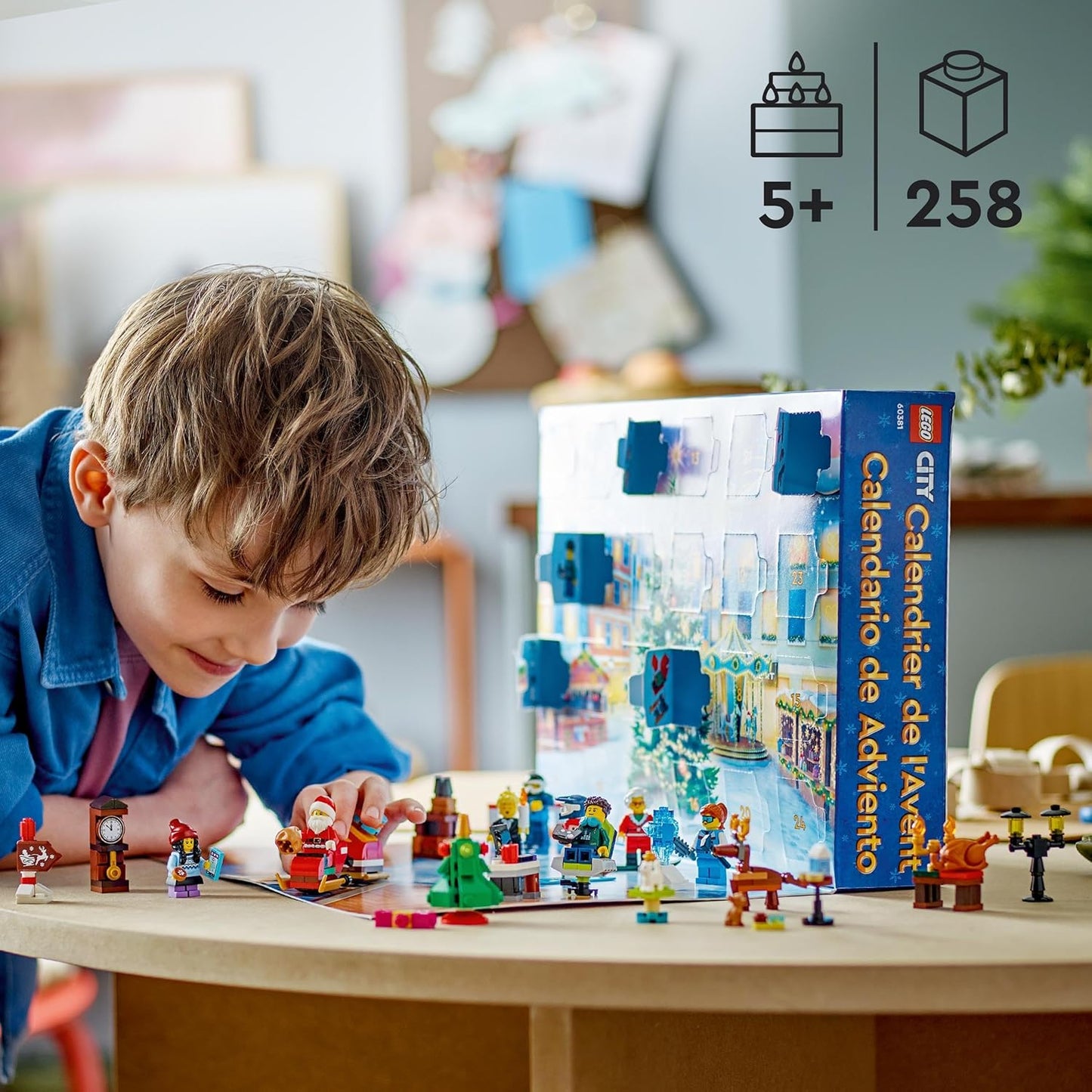 LEGO 60381 City Advent Calendar 2023 com 24 presentes incl. Figuras de Papai Noel e Renas, além de tapete de jogo Winter Wonderland, presente de contagem regressiva de Natal para crianças, meninos e meninas