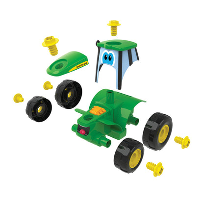 Tomy John Deere construye un tractor Johnny