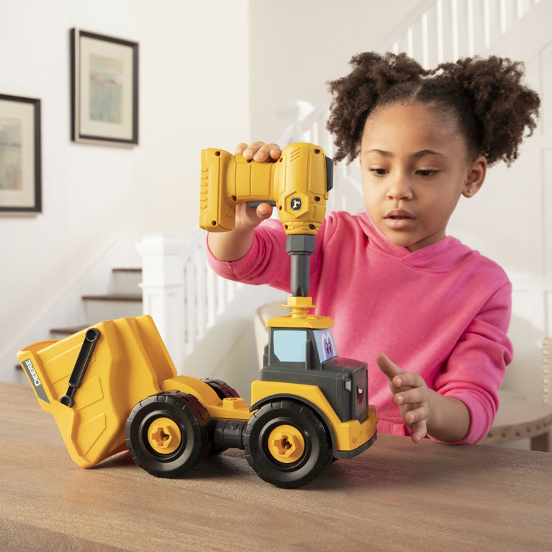 Tomy John Deere construye un camión volquete