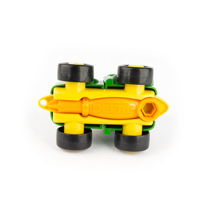 Tomy John Deere construye un amigo Johnny