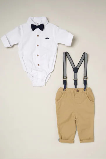 |BabyBoy| Little Gent Natural Camisa Bodysuit Bowtie Loop Brace e Conjunto de roupa de calças