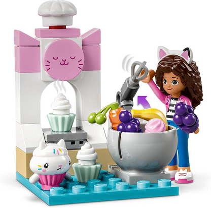 LEGO 10785 Gabby's Dollhouse Bakey com Cakey Fun Toy com Gabby e Cakey Cat Figures, conjunto de cozinha com cupcake para decorar e acessórios, brinquedos para meninas e meninos com mais de 4 anos, ideia de presente de aniversário