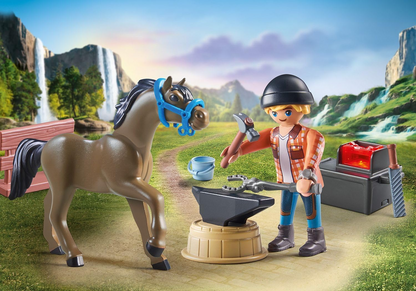 Playmobil  71357 Cavalos da Cachoeira - Farrier Ben e Aquiles, cuidados interativos com cavalos no Waterfall Ranch, encenação divertida e imaginativa, conjuntos de jogos sustentáveis adequados para crianças a partir de 5 anos