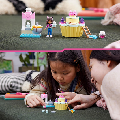 LEGO 10785 Gabby's Dollhouse Bakey com Cakey Fun Toy com Gabby e Cakey Cat Figures, conjunto de cozinha com cupcake para decorar e acessórios, brinquedos para meninas e meninos com mais de 4 anos, ideia de presente de aniversário