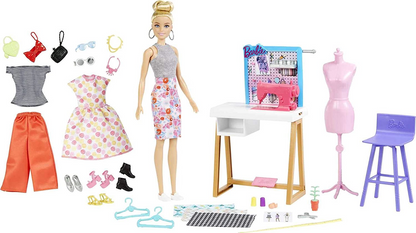 Barbie  Boneca de designer de moda (30,40 cm) e estúdio, design para mais de 25 anos e acessórios de moda, escrivaninha de design, cadeira, máquina de costura, amostras de tecido, manequim e mais, a partir de 3 anos - HDY90