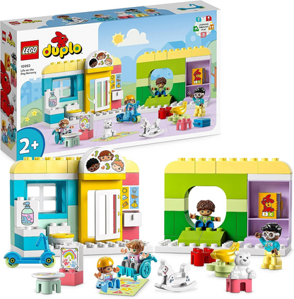 LEGO 10992 DUPLO Town Life no berçário, brinquedo educativo para crianças de 2 anos ou mais, conjunto de aprendizagem com tijolos de construção e 4 figuras incl. Professor de pré-escola