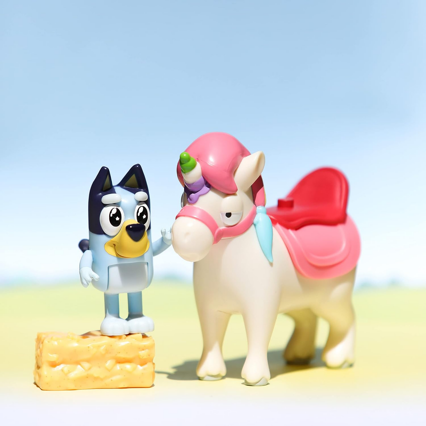 Bluey Pacote de veículos e figuras, figuras articuladas de 2,5-3 polegadas - Unipony (13050)