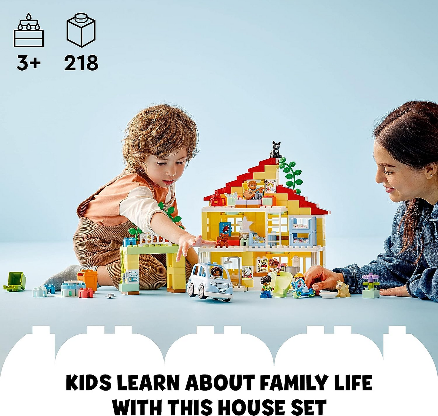 LEGO  10994 DUPLO Town Casa de família 3 em 1, casa de bonecas construída em tijolos com carro Push & Go, 5 figuras, 2 animais e lâmpada de brinquedo iluminada, brinquedos de casinha para crianças, meninas e meninos com mais de 3 anos