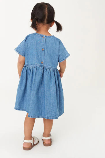 |Girl| Vestido Azul Denim Morango Bordado (3 meses a 8 anos)