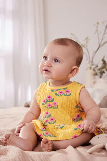 |BabyGirl| Conjunto De 2 Peças De Colete Peplum e Shorts Bloomer Para Bebê - Floral Amarelo Ocre