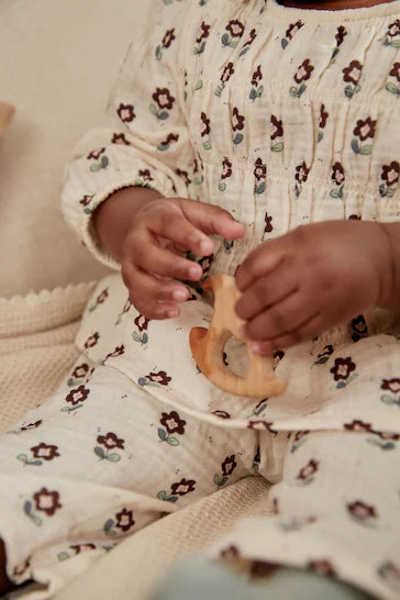 |Niña| Conjunto de Blusa Manga Larga y Pantalón Ancho en Tejido Floral Crema/Rosa (0 meses a 2 años)