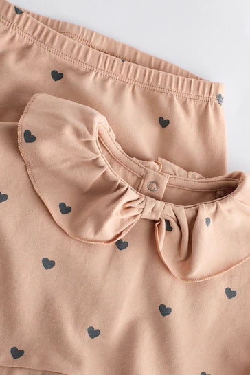 |Niña| Conjunto de leggings y top de manga larga con volantes para bebé - Estampado de corazones beige