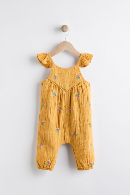 |BabyGirl| Macacão Bebê Tecido - Amarelo Ocre Bordado (0 meses-3 anos)