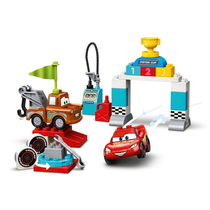 LEGO 10924 Juego del Día de la Carrera de Cars Rayo McQueen 