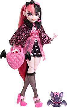 Monster High Doll, Draculaura com Acessórios e Morcego de Estimação, Boneca Fashion Posável com Cabelo Rosa e Preto, HHK51