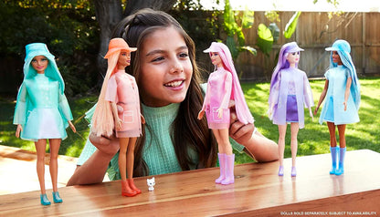 Barbie - Muñeca que revela color con 7 sorpresas 3+