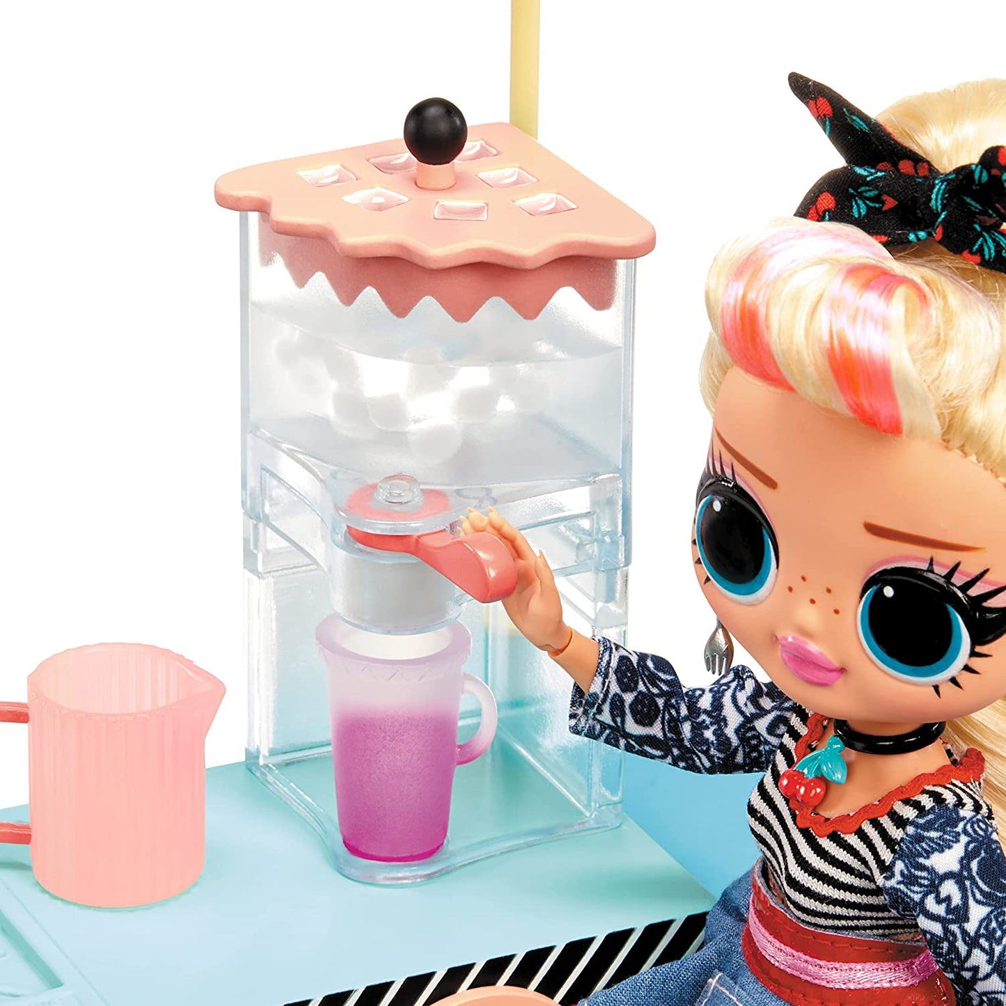 L.O.L. Surprise! Boneca Miss Sundae com Carrinho e Mais de 45 Surpresas 119449EUC - 4+