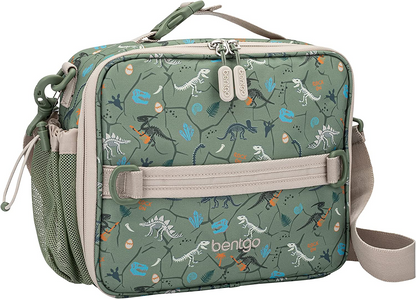 Bentgo Saco de almoço com estampas infantis - tecido com isolamento duplo, durável e resistente à água com bolsos internos e externos com zíper e suporte externo para garrafas - ideal para crianças de 3 anos ou mais (caminhões)