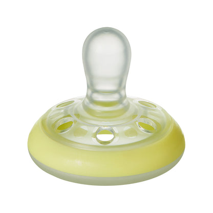 Chupetes nocturnos con forma de pecho de Tommee Tippee - Kit de 2 - 6-18 m